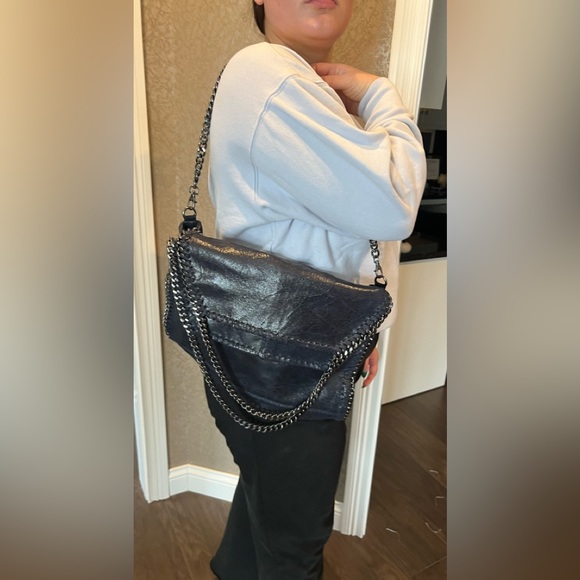 GENUINE LEATHER VERA PELLE HANDBAG, NAVY BLUE WITH METAL CHAIN HANDLES - Picture 15 of 16